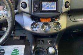 Toyota, RAV4, 2011, Nafte