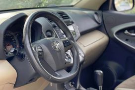 Toyota, RAV4, 2011, Nafte