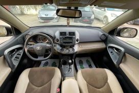 Toyota, RAV4, 2011, Nafte