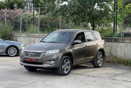 Toyota, RAV4, 2011, Nafte