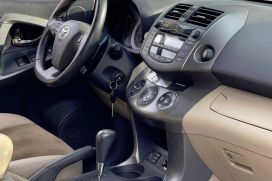 Toyota, RAV4, 2011, Nafte